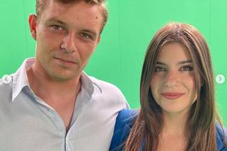 Nowa czołówka Barw szczęścia 2023. Hubert (Marek Molak), Agata (Natalia Zambrzycka)