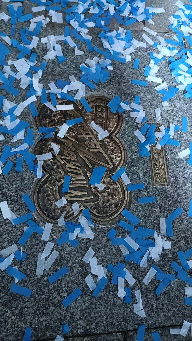 Mirosław Ziętarski z Katarzynką w Piernikowej Alei Gwiazd