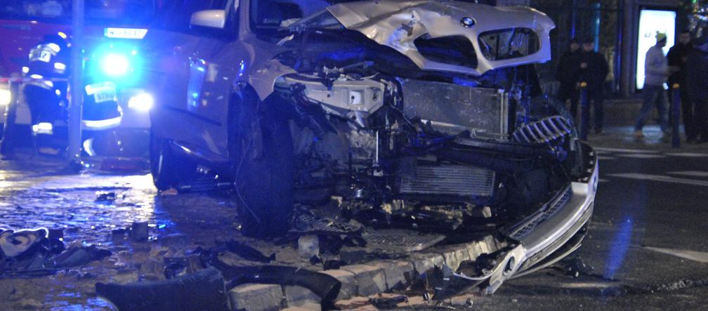 Zderzenie BMW z taksówką na Marszałkowskiej