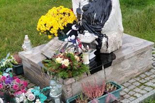 Śląskie: Ktoś zniszczył pomnik dzieci nienarodzonych. Wandale oblali pomnik smołą [ZDJĘCIA]