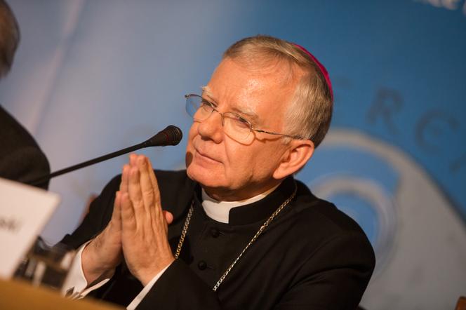 Arcybiskup Jędraszewski: Wzywam do podjęcia postu i modlitwy za życie