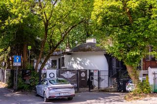 Kopulaki z Osiedla Zakątek w Warszawie - zdjęcia domów-grzybów z ul. Ustrzyckiej