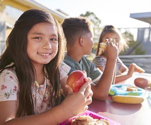 Polskie 500 plus wędruje do 60 krajów z całego świata. Zaskakujące dane ZUS