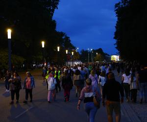 Koncert Sanah na PGE Narodowym w Warszawie - tłumy pod stadionem