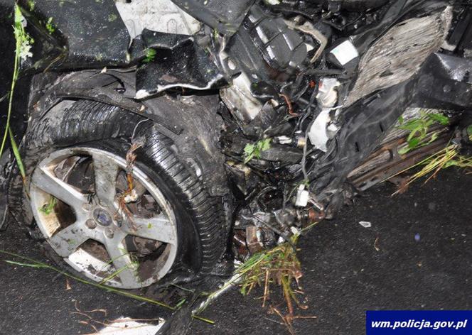 Potworny wypadek pod Piszem! Volkswagen i volvo roztrzaskane. Na miejscu śmigłowiec [ZDJĘCIA]. 