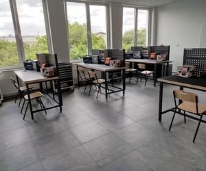 W budynku BCU nr 2 w Siedlcach znajduje się duża hala i 11 sal szkoleniowych, które zostały bardzo nowocześnie wyposażone.