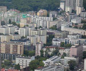 Która dzielnica Warszawy jest największa? Od najmniejszej dzieli ją przepaść