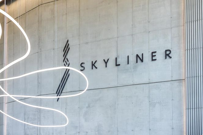 Skyliner. Wnętrza
