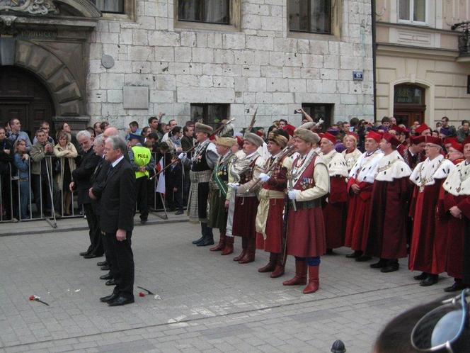 Wojewoda Małopolski Stanisław Kracik, przedstawiciele władz samorządowych i Bractwo Kurkowe