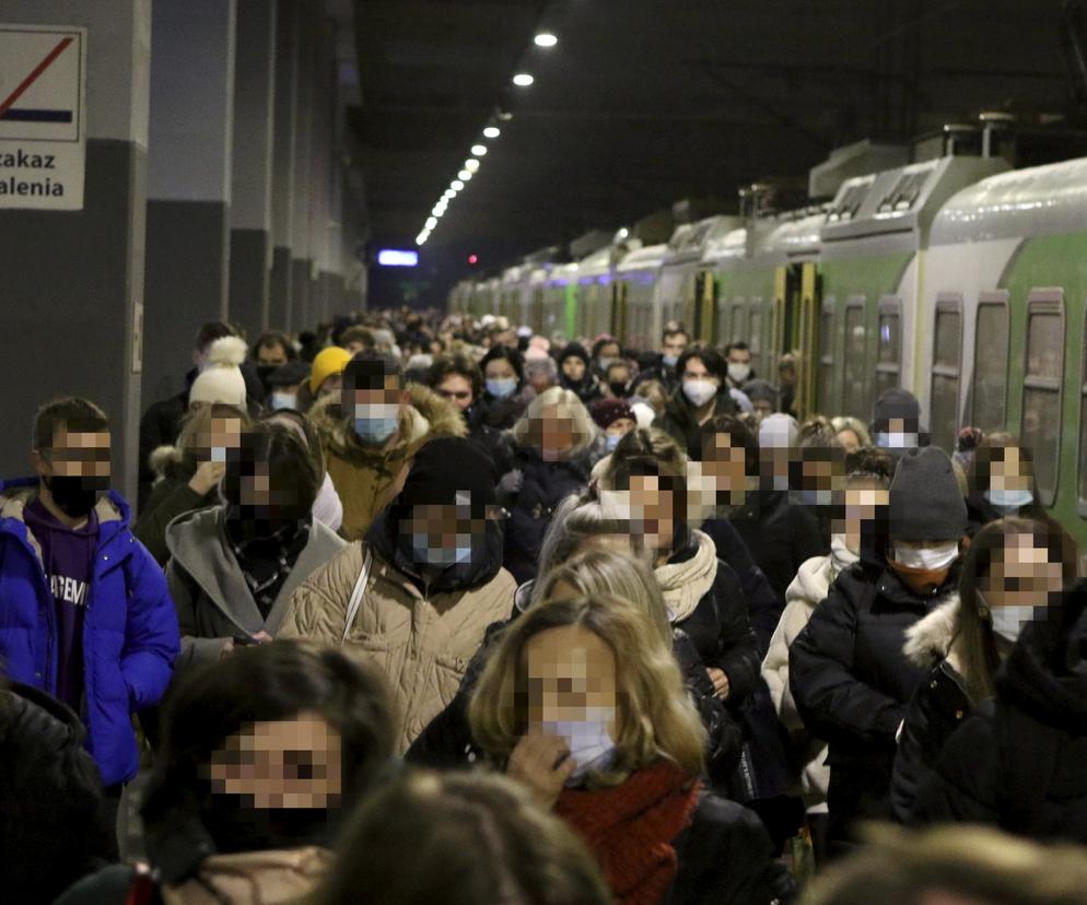 Totalny chaos na kolei. Odwołane pociągi SKM i Kolei Mazowieckich