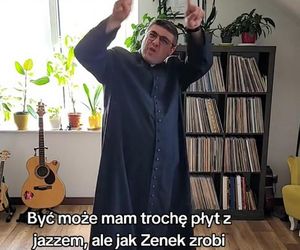 Ksiądz Krzysztof Kołtunowicz bez skarpetek wygłupia się przy kawałku Zenka Martyniuka
