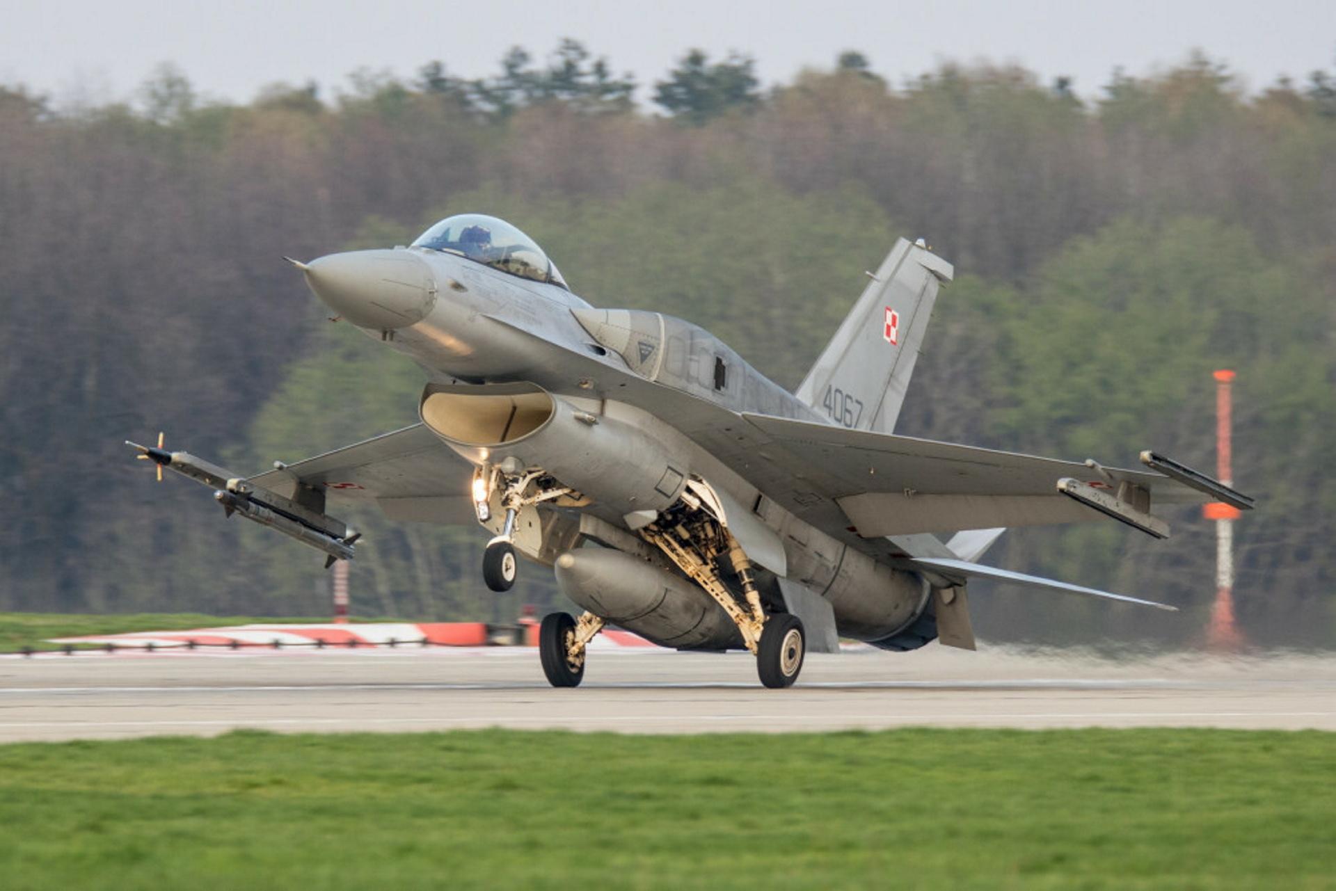 Ukraina szuka pilotów samolotów F-16. Rząd w Kijowie apeluje do innych krajów