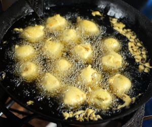 Żołądek ich nie znosi. Tych 5 produktów pozbądź się z menu