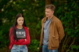 Na Wspólnej odc. 4076. Igor (Jakub Wesołowski), Julka (Maja Oświecińska)