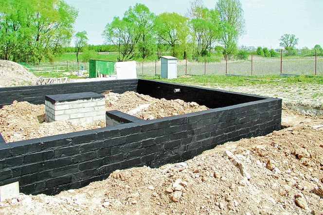 Hydroizolacja: fakty i mity. Pytamy ekspertów o izolacje przeciwwilgociowe i przeciwwodne