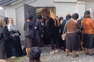 W Wielkanoc Żydzi z całego świata modlili sie przy grobie Cadyka