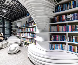 Metroteka – biblioteka na stacji metra M2 Kondratowicza w Warszawie