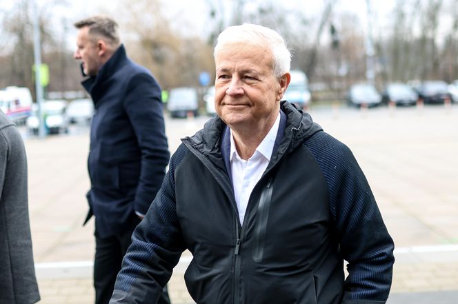 Konwencja KO w Gliwicach. Tusk, Trzaskowski, Protest związkowców i sprzedaż flag Polski i UE