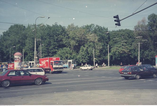 Warszawa z lat 90. Nie uwierzysz, że tak wyglądała stolica 25 lat temu	