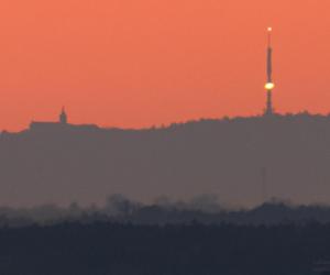 Góry Świętokrzyskie widziane z Góry Trzech Krzyży w Parchatce