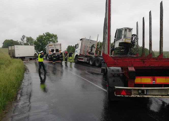 Kamień: Groza na drodze w Kujawsko-Pomorskiem. Czołowe zderzenie dwóch ciężarówek