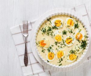 Na Wielkanoc podaję jajka w tym sosie. Robię je ekspresowo tuż przed przyjściem gości 