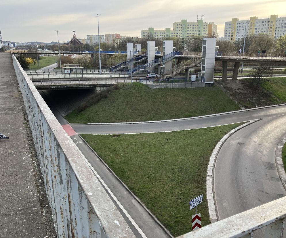 Umowa z wykonawcą, który zdemontuje kładkę-giganta i wybuduje nową 