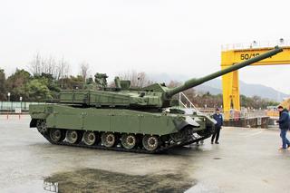 Czołg K2 na torze testowym w Changwon