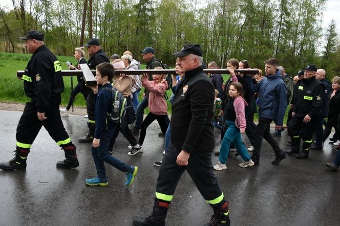 Droga krzyżowa Nowa Słupia - Święty Krzyż. 18 kwietnia 2025