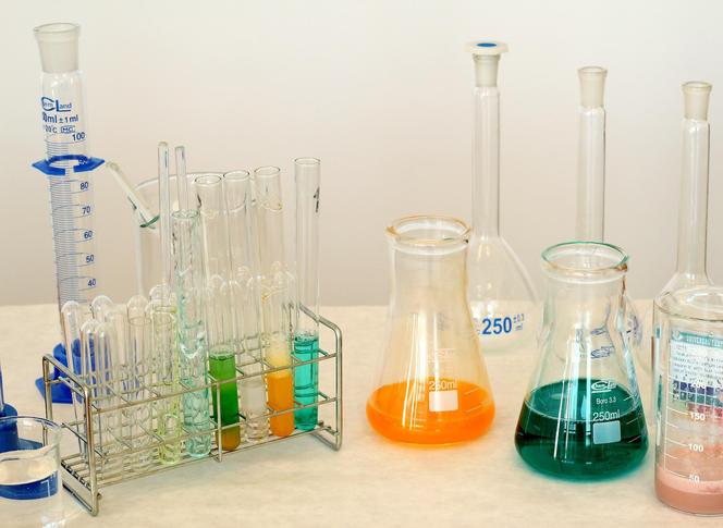 Matura 2022: Chemia na poziomie rozszerzonym. Arkusze CKE z pytaniami i zadaniami z chemii