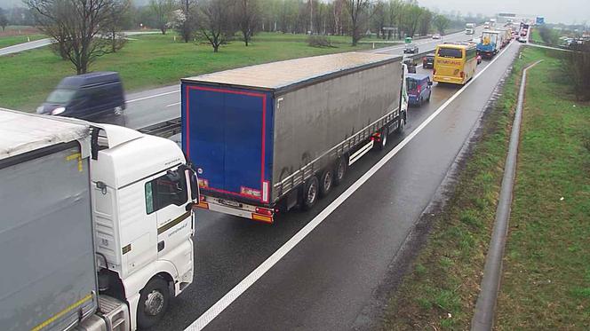 "Beton, masakra". Kraków stanął. Gigantyczne utrudnienia w mieście i na autostradzie A4