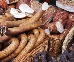 Polacy go uwielbiają. Mięsny przysmak liderem wśród najgorszych wyrobów na świecie