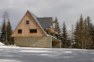 Shelter House w Kościelisku: dom w duchu tatrzańskiego schroniska. Projekt: Karpiel Steindel Architektura