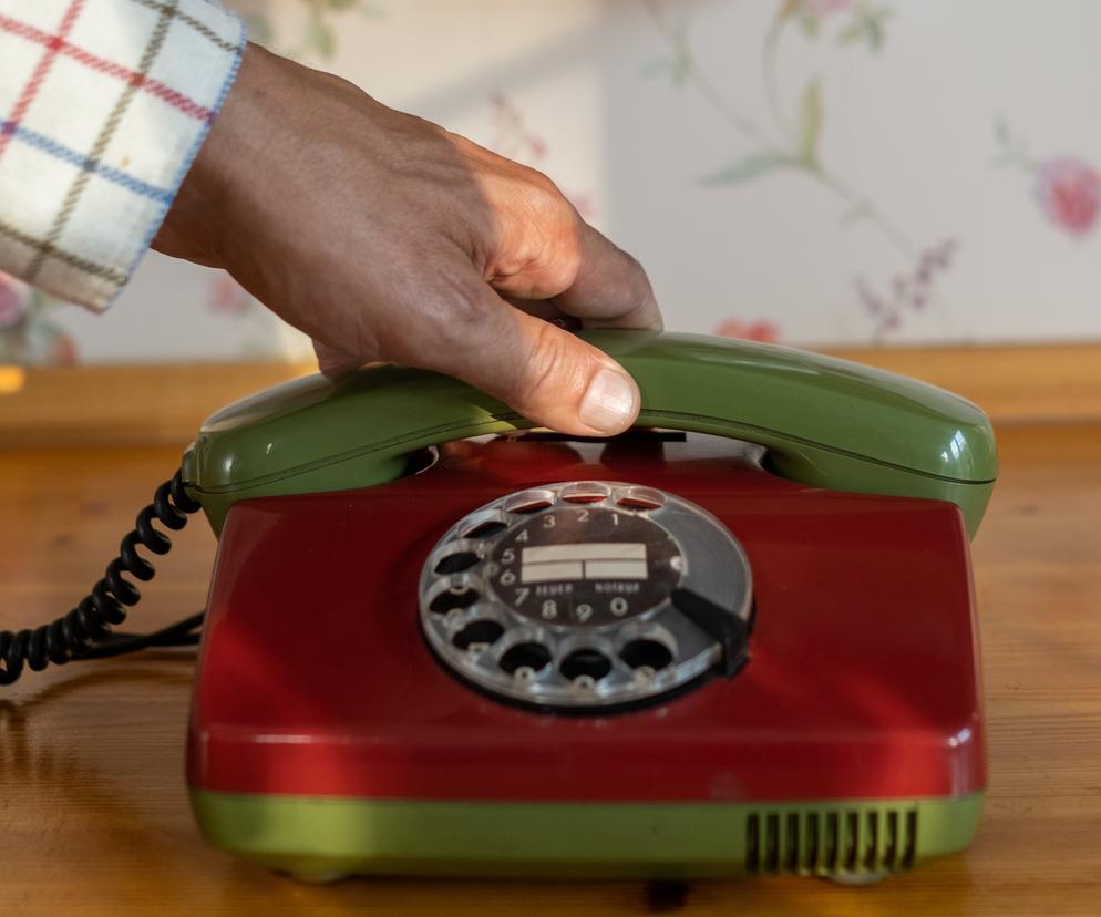 94-latek odebrał telefon i stracił duże pieniądze