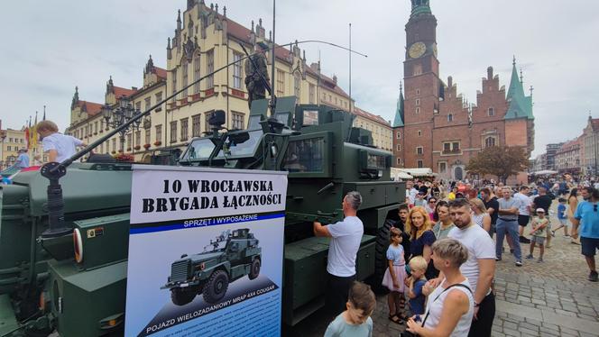 Święto Wojska Polskiego we Wrocławiu. Taki sprzęt zaprezentowano na wrocławskim Rynku 