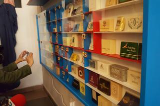 Pokaźna kolekcja mydełek z amerykańskich hoteli trafiła do muzeum w Bydgoszczy