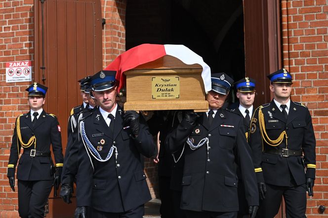 Pogrzeb druha Krystiana Dułaka. Wzruszająca ceremonia w Sierakowicach