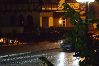 Trzy sekundy i nie ma człowieka. Osiłek się wściekł, dramatyczny finał bójki