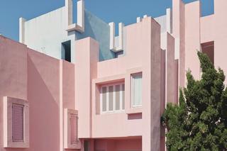 Ikony postmodernizmu: Muralla Roja projektu Ricardo Bofilla