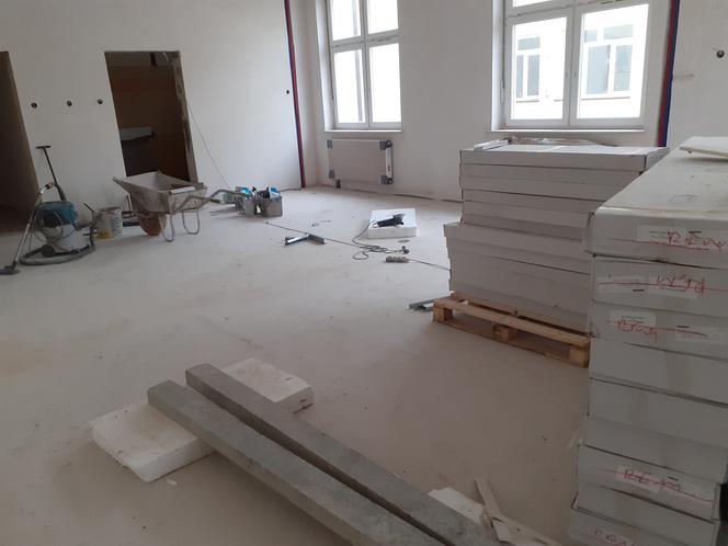 Rozbudowa Szkoły Podstawowej w miejscowości Dąbrówka Stany, w gminie Skórzec, jest już na finiszu