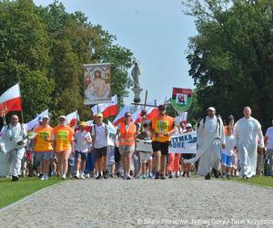 II szczyt pielgrzymkowy na Jasną Górę. Więcej pątników niż w zeszłym roku