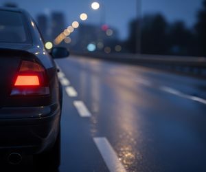 Drogowy atak w Wodzisławiu Śląskim. Pijany 27-latek z kijem. Jakie konsekwencje czekają agresorów?