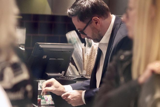 Daniel Obajtek szpanuje pięćsetkami