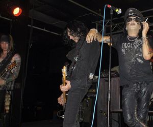 Tragiczna śmierć narzeczonej rockowego gwiazdora. Kobieta wypadła za burtę