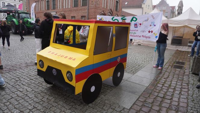 Kortowiada 2025. Studenci nie zawiedli. Zobacz najlepsze przebrania z Parady Wydziałów!