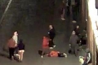 Łódź. Bójka trzech kobiet na ul. Tuwima. Napastniczki kopały poszkodowaną, nawet gdy leżała [ZDJĘCIA].