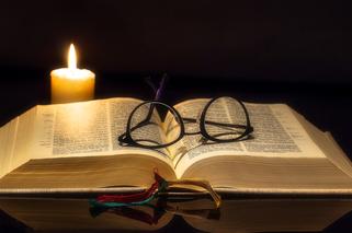 Który fragment Pisma świętego przeczytać przed wigilią? Teksty modlitw 