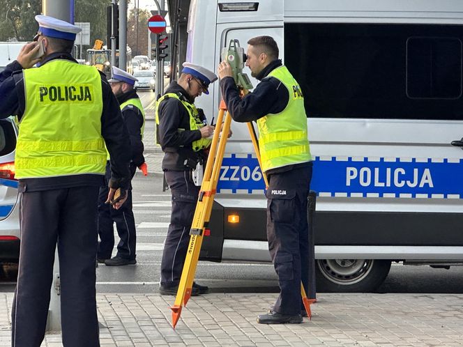 Warszawa. Wypadek na rondzie Tybetu. Tomasz U. przebywał na wolności mimo doprowadzenia do katastrofy autobusu [ZDJĘCIA].