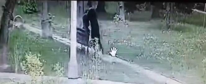 Horror w biały dzień! Dusił Wiktorię i okładał ją pięściami po twarzy. Tomasz chciał zabić 17-latkę