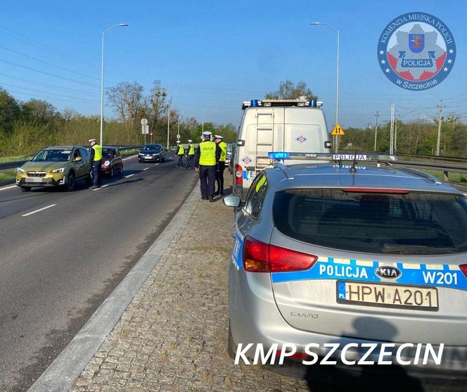 Szczecińscy policjanci podczas kontroli drogowych w okresie świąt Wielkanocnych